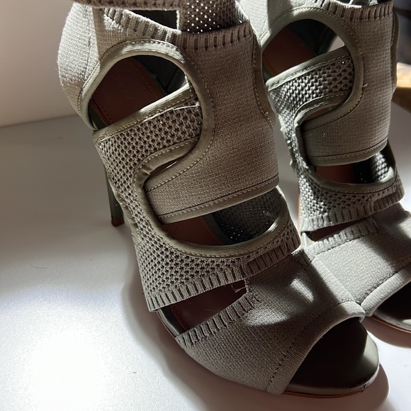 Zara Woman Heels - Picture 3 of 6